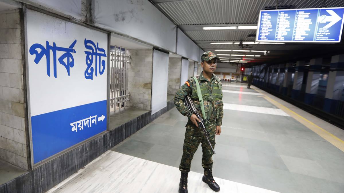 Kolkata Metro, Kolkata Metro timings, Kolkata Metro stations, Kolkata Metro starting time, Kolkata Metro stations list, Kolkata Metro security arrangement, tmc martyrs day, tmc martyrs day rally, tmc martyrs rally, tmc martyrs day rally news, kolkata metro services on tmc martyrs day rally, nearest station to tmc martyrs day rally, tmc shahid diwas, tmc shahid diwas rally, nearest metro station to tmc shahid diwas,