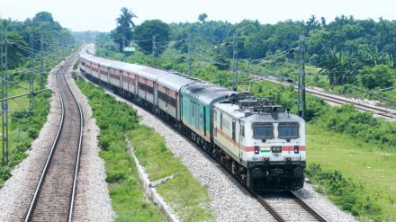 Kavach, Kavach 2023, Kavach update, Kavachh safety, Kavach authentication, Kavach implementation, how Kavach works, Kavach anti collission device, indian railways Kavach system,