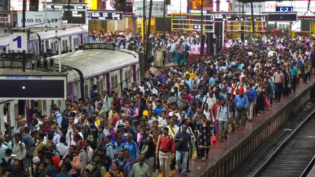 Mumbai Division, Mumbai Division mega block, train operation in Mumbai Division, train cancellation in Mumbai Division, indian railway, central railway, mumbai division suburban section,