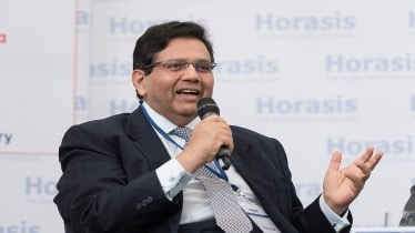Dilip Piramal, Isha Ambani, Mukesh Ambani, VIP bags, Skybag, Caprese