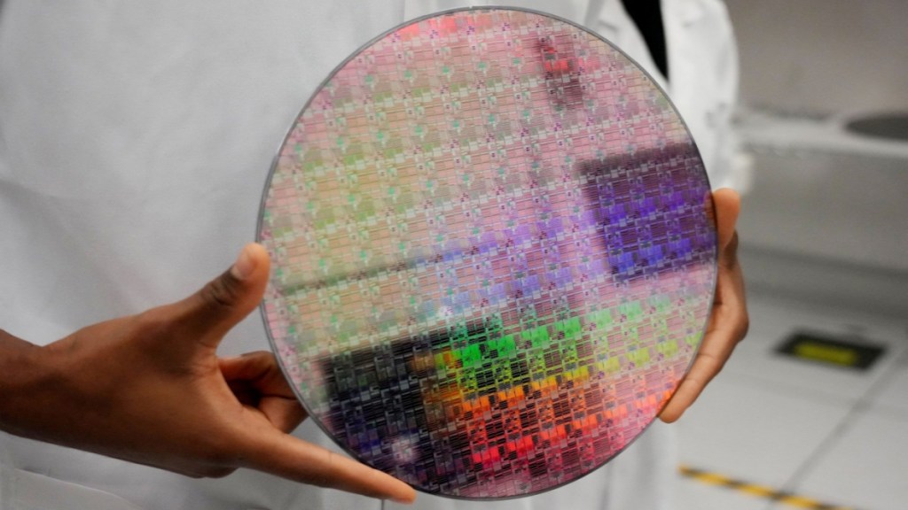 Chip industry sees labor shortages threatening US expansion plan