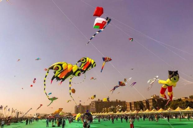 The internationally recognized Kite Festival is among the biggest festivals celebrated in Western India. Also known as Uttarayan, it marks the closing of the harvesting season. (Image/LBB)Dates: January 14, every year