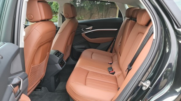 audi q8 e tron seats