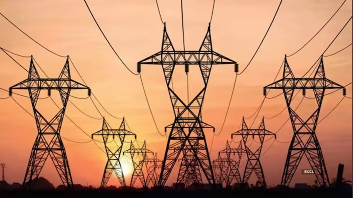 Delhi L-G declares electricity as essential service, extends ban on power employees' strike Delhi L-G declares electricity as essential service, extends ban on power employees' strike