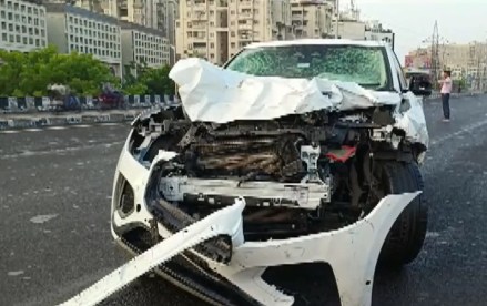 9 killed as speeding Jaguar rams into crowd rescuing victims of Thar-dumper collision in Ahmedabad 9 killed as speeding Jaguar rams into crowd rescuing victims of Thar-dumper collision in Ahmedabad