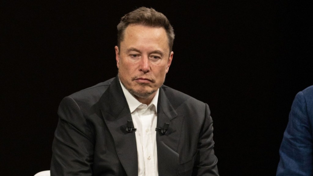Musk Declares Fan-Submitted ‘X’ New Twitter Logo in Abrupt Shift