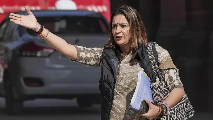 'Don't need traitor to tell me...': Priyanka Chaturvedi on misogynistic remarks by Shinde camp MLA