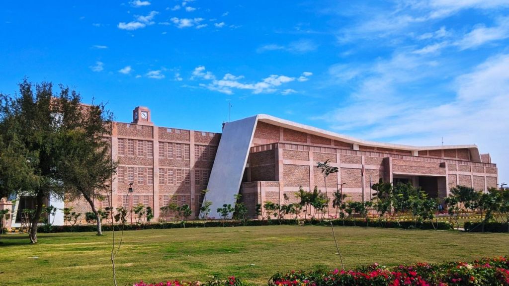 IIT Jodhpur has a division of Inter-Disciplinary Research, established since 2019-20. IIT Jodhpur has a division of Inter-Disciplinary Research, established since 2019-20.