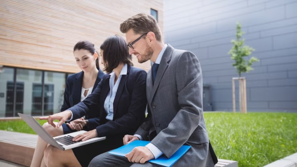 Open the door to the world; reasons to study a bachelor’s in luxury business Open the door to the world; reasons to study a bachelor’s in luxury business