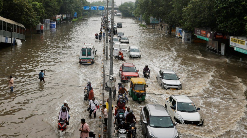 Delhi, Delhi flood, Delhi flood news, Yamuna Flood, Arvind Kejriwal, Indian Army, NDRF, ITO, Vikas Marg Delhi, Delhi flood, Delhi flood news, Yamuna Flood, Arvind Kejriwal, Indian Army, NDRF, ITO, Vikas Marg
