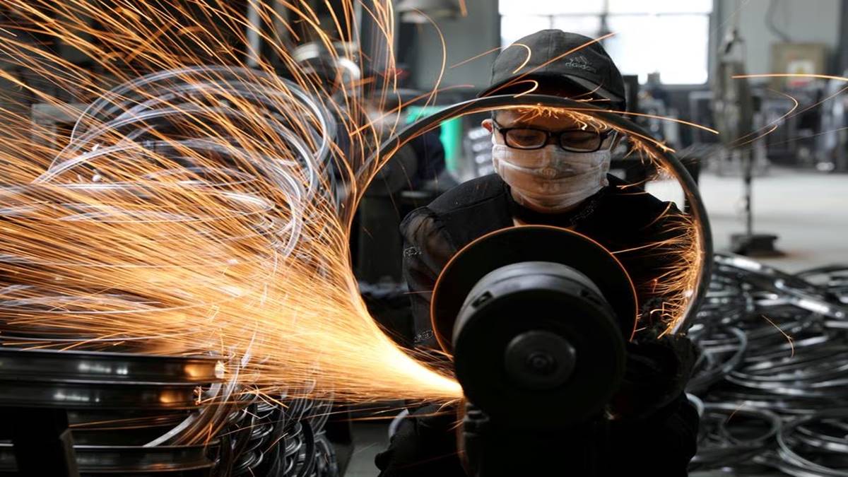 manufacturing PMI, manufacturing activity, S&P Global, new orders, production, exports, cost pressure, output price, inflation manufacturing PMI, manufacturing activity, S&P Global, new orders, production, exports, cost pressure, output price, inflation