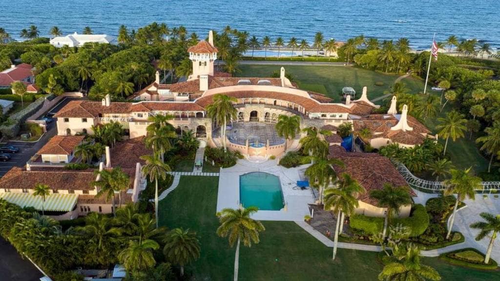 donald trump Mar-a-Lago estate
