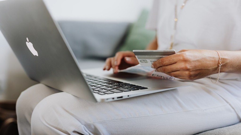 retail tech trends, retail industry, digitization, destination shopping, Point of Sale, customer experience, AR, VR, online shopping, sustainability, eco-friendly packaging