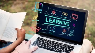 How is online schooling bridging the gap between classroom and e-learning
