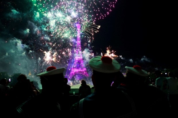 A huge crowd including tourists had gathered to witness the breathtaking fireworks, which continued for around 30 minutes! (REUTERS/Pascal Rossignol)