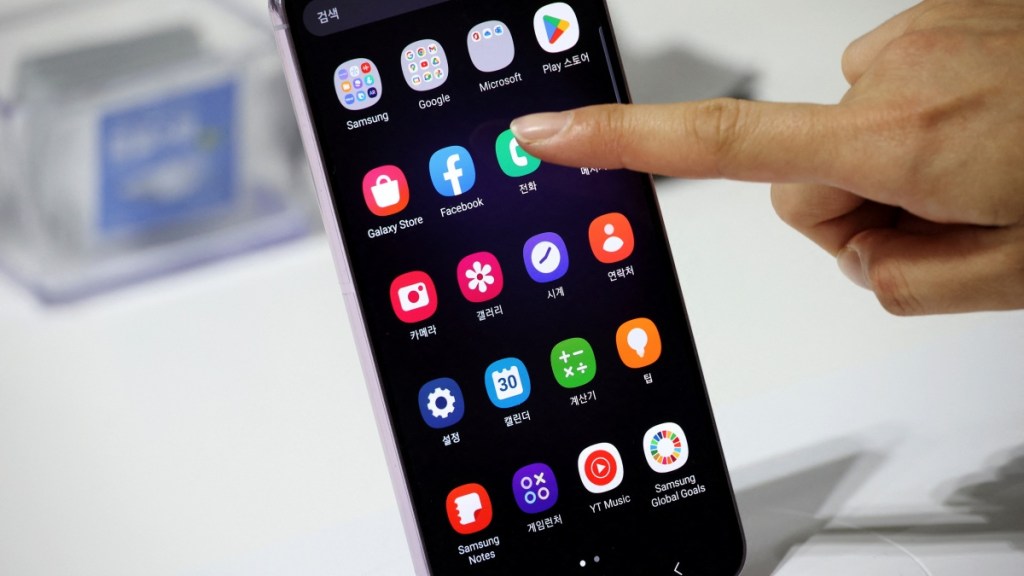 Samsung now allows Galaxy phone users to access Aadhaar card, driving license, other IDs through Wallet