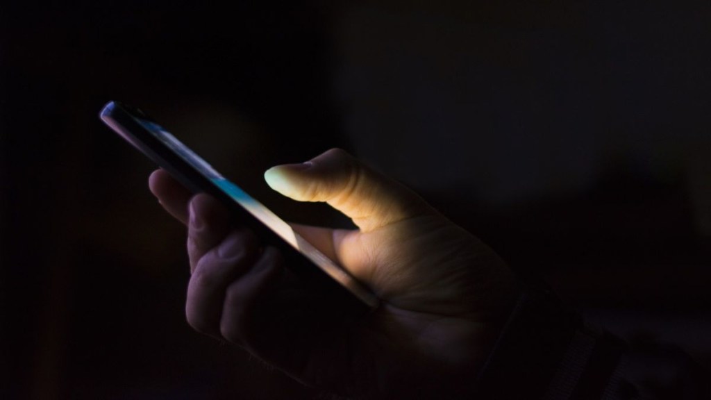 Smartphones, smartphones side effects, smartphones benefits, healthcare news,