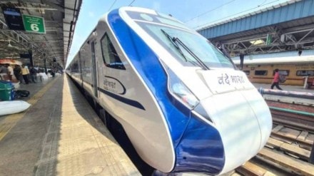 Vande Bharat train pelted with stones, Stone pelting at Vande Bharat train in Karnataka, Vande Bharat train news, Vande Bharat Karnatake, Vande Bharat train Vande Bharat train pelted with stones, Stone pelting at Vande Bharat train in Karnataka, Vande Bharat train news, Vande Bharat Karnatake, Vande Bharat train