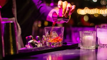 cocktail, cocktail mixing, cocktail mixing technique, best cocktail recipe, cocktail mixing mistakes, best alcohol, must try alcohol, lifestyle