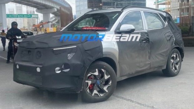 kia sonet spied