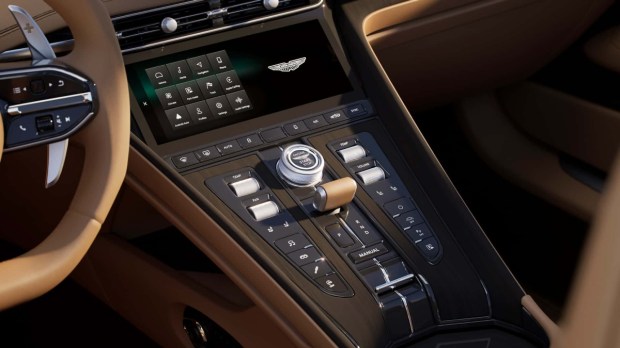Aston Martin DB12 volante convertible (2)