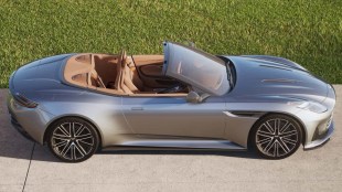 aston martin DB12 volante