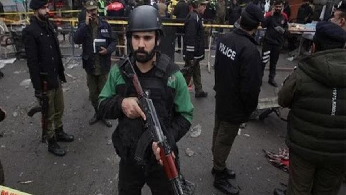 balochistan, chinese convoy attacked, chinese convoy attacked gwadar, balochistan chinese convoy attacked, attack on chinese Engineers, pakistan chinese nationals attacked, Balochistan, Chinese Engineers Attacked In Balochistan