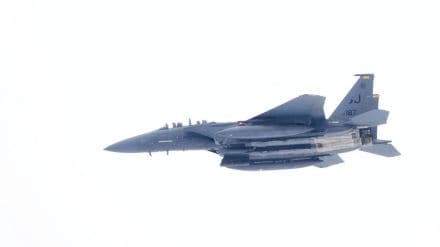 F16