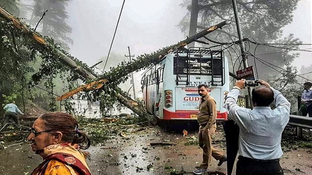 7 killed in cloudburst at Himachal Pradesh's Solan, houses washed away, roads blocked