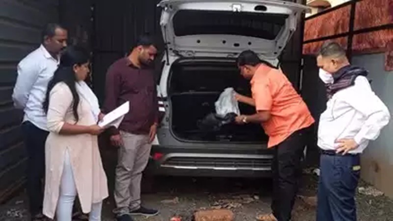 Karnataka: Lokayukta raids 48 locations of govt officials in disproportionate assets cases Karnataka: Lokayukta raids 48 locations of govt officials in disproportionate assets cases