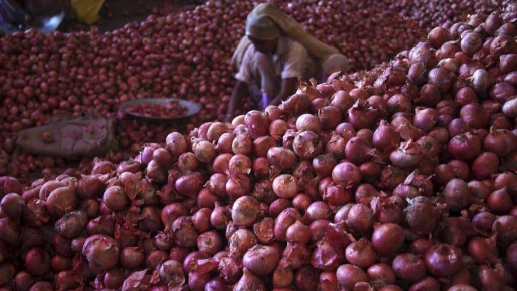 Onion export duty, onion price hike, inflation, vegetable prices in india, tomato prices, export duty on onion, onion prices in India, finance ministry on price hike, modi government on onion price, Modi government on tomato price