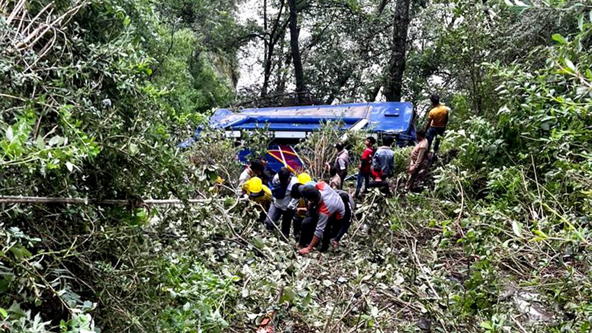 Seven pilgrims from Gujarat killed after bus falls into gorge in ...