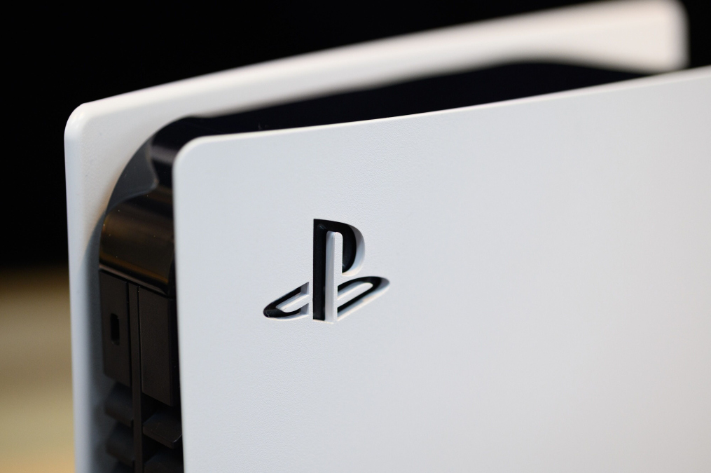 Sony hikes outlook as games help offset smartphone weakness Sony hikes outlook as games help offset smartphone weakness
