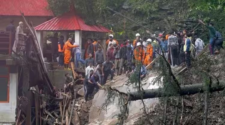 58 dead as heavy rains batter Himachal Pradesh, Uttarakhand; red alerts issued 58 dead as heavy rains batter Himachal Pradesh, Uttarakhand; red alerts issued