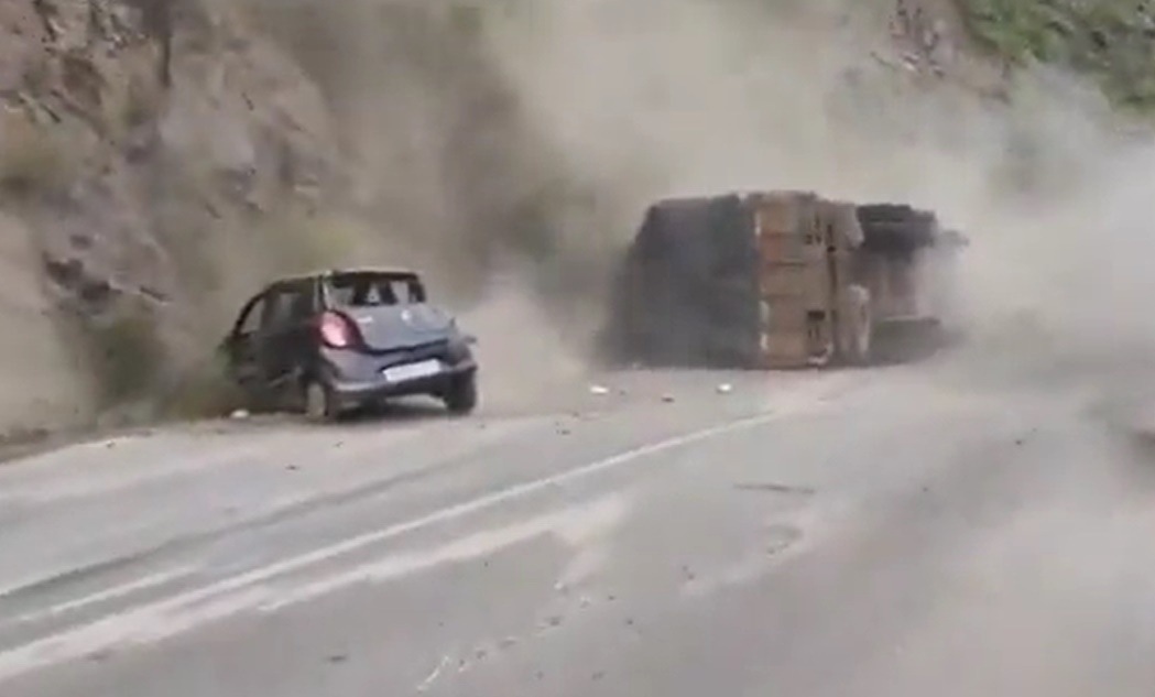 2 killed after speeding truck overturns, rams into multiple vehicles in Shimla | Video