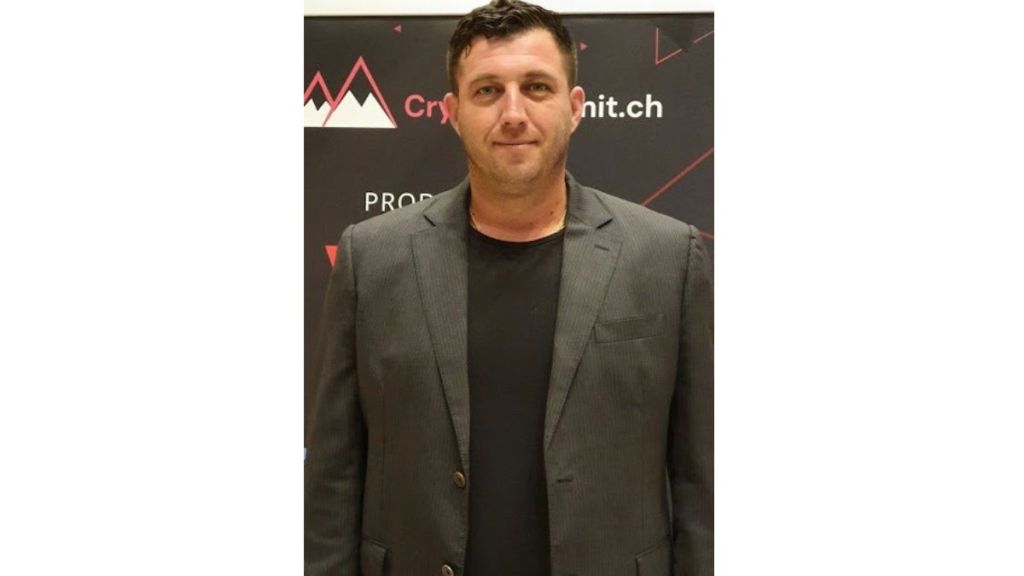 PayPal launches dollar-backed stablecoin