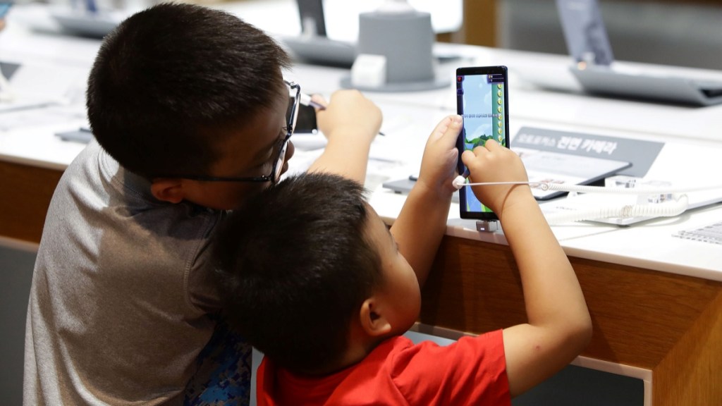 China to crackdown on smartphone use among children with new restrictions on screen time for different age groups