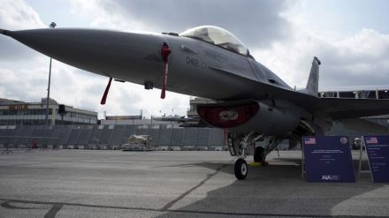 f16