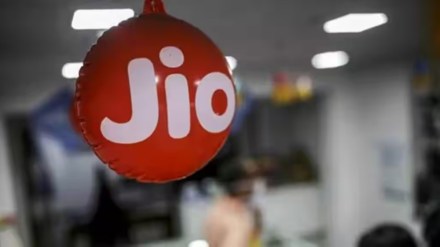 Jio, Plume, cloud platform, wireless services, subscribers, JioFiber, JioAirFiber, partnership, performance optimization, home services