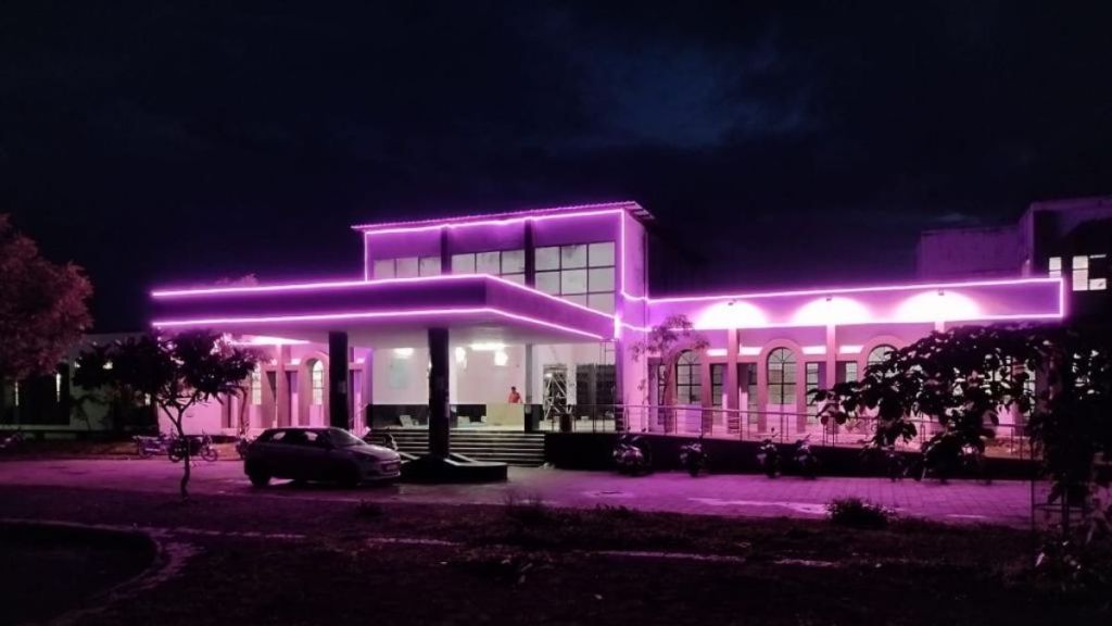 pink station