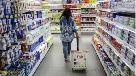 F&G retailers, F&G outlets, revenue growth, discretionary segment, demand, credit profiles, investments, online format, brick-and-mortar format, omnichannel, CRISIL Ratings