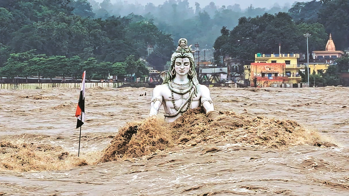 Water level of Ganga high amid monsoon rain Water level of Ganga high amid monsoon rain