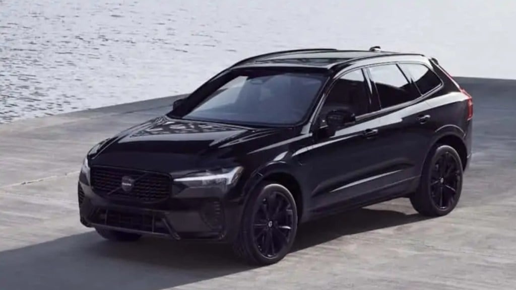 volvo XC60 black variant