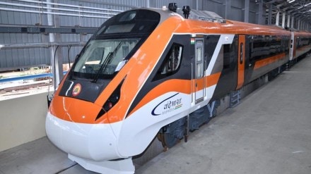 Vande Bharat Sleeper Version, Vande Bharat Sleeper Version launch, Vande Bharat Sleeper Version fare, Vande Bharat Sleeper Version introduction, Vande Bharat Sleeper Version roll out, vande bharat express, vande bharat, indian railways, cost of Vande Bharat Sleeper Version, production of Vande Bharat Sleeper Version, BG Mallya, Vande Bharat Sleeper Version coach composition, what will be coach composition of Vande Bharat Sleeper Version,