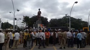 Bengaluru Bandh: Private cabs, buses, autos off roads; protestors march from Majestic to Freedom Park