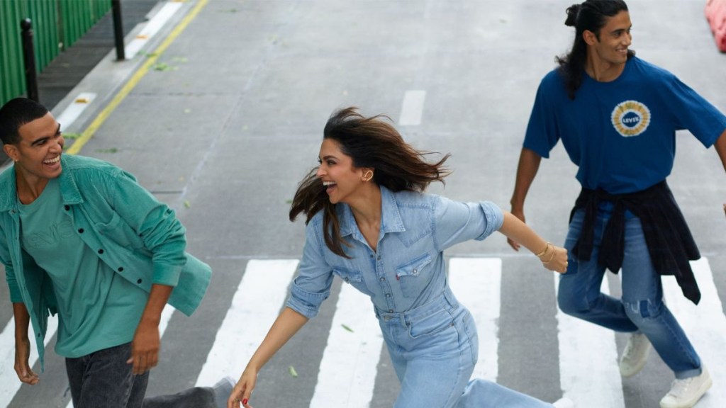 The film starts with Deepika Padukone sneaking away from a set, hopping into an auto-rickshaw and disappearing into the night