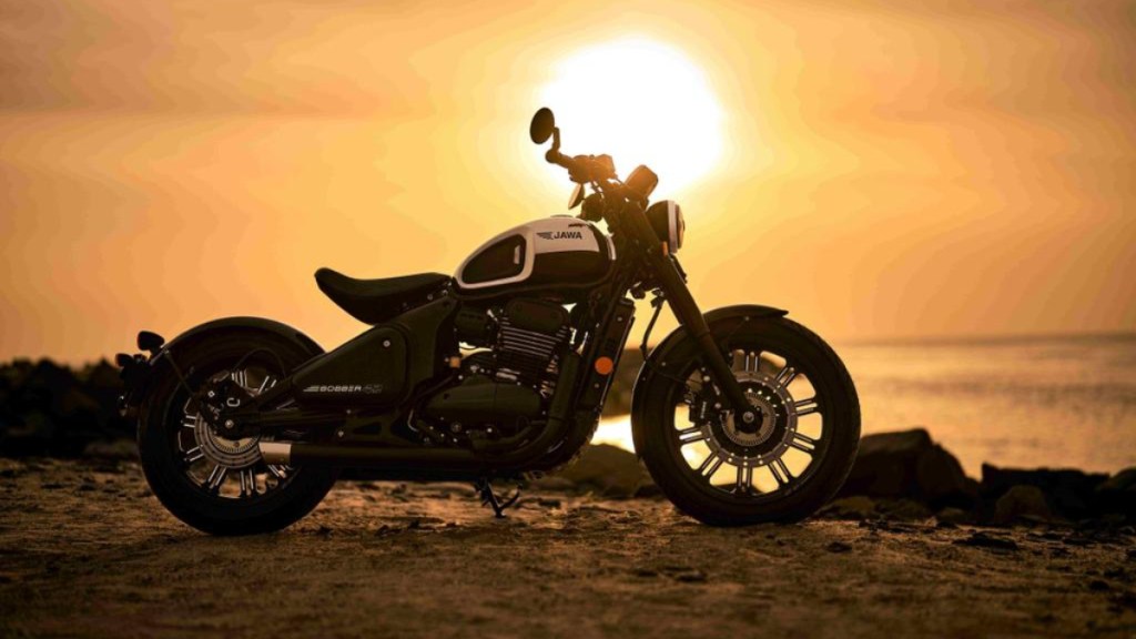 Jawa 42 Bobber Black Mirror