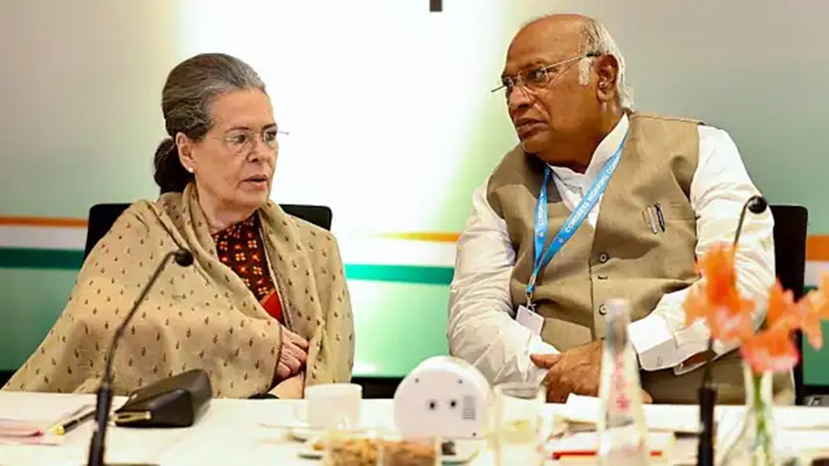 Kharge calls for unity to overthrow 'dictorial government'