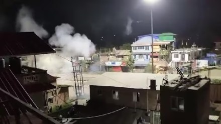 Mob tries to attack Manipur CM's family house in Imphal, security forces foil attempt Mob tries to attack Manipur CM's family house in Imphal, security forces foil attempt