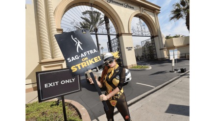 Bill Maher, Jimmy Fallon, Jimmy Kimmel, Stephen Colbert set to return